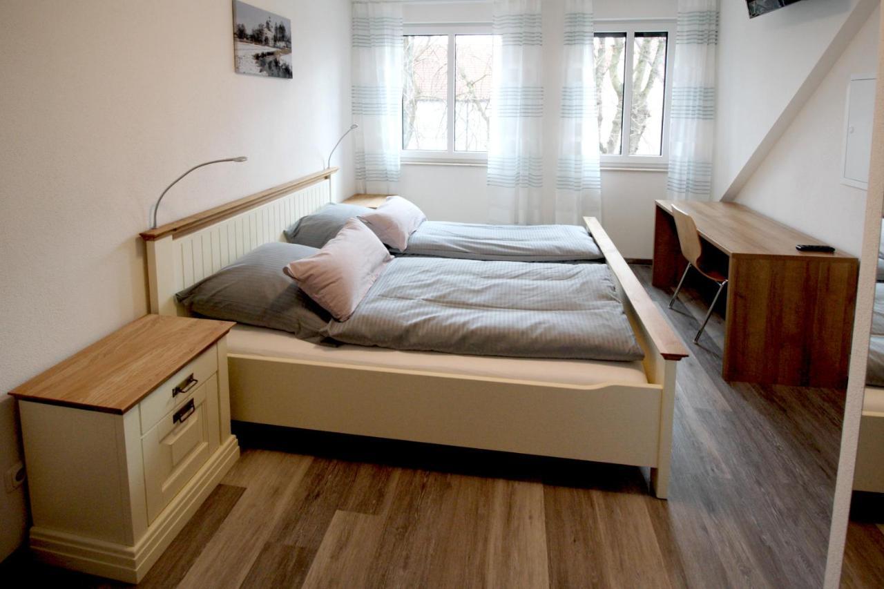 Zur Friedenseiche Bed & Breakfast Aichach Exterior photo